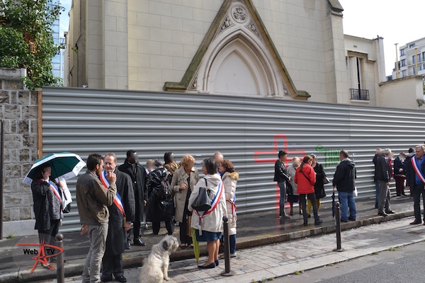 Les élus du 15e arrondissement se mobilisent contre la disparition d'une église dans le quartier 