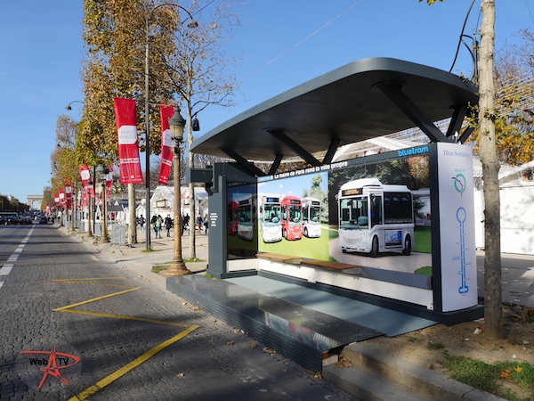 Station de Blue Tram le 15 novembre 2015 sur les Champs Elysées